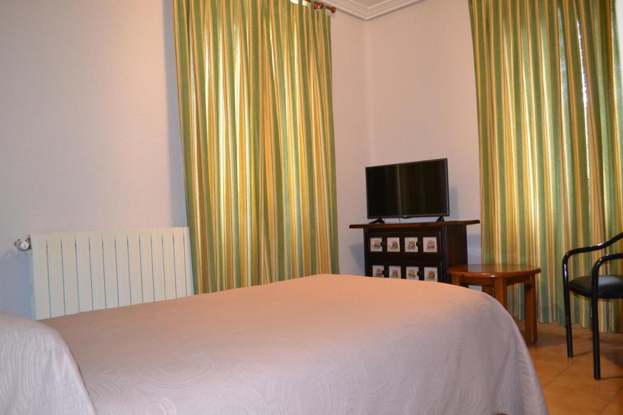 Hostal Aribel Longinos Cercedilla Exteriér fotografie