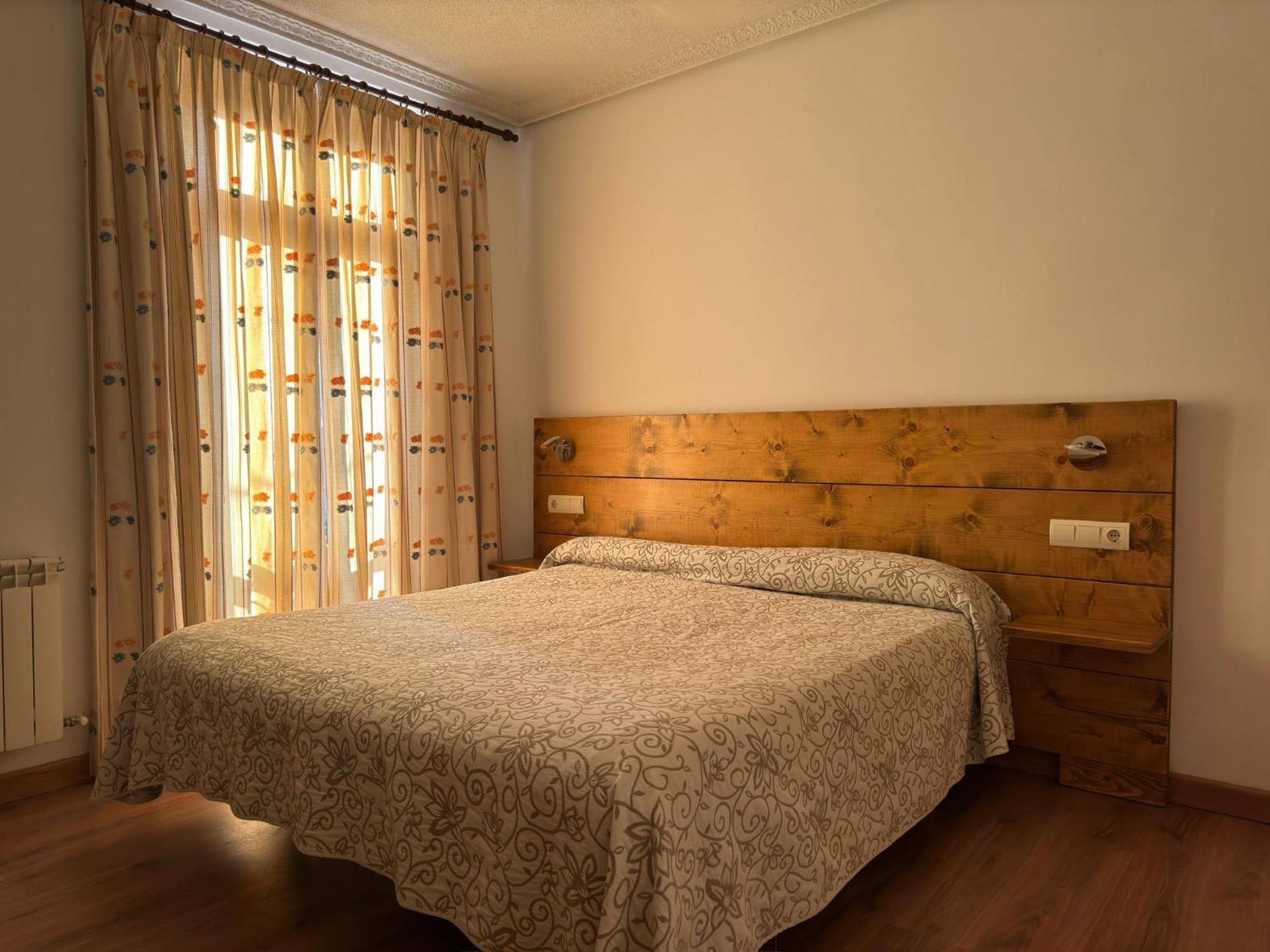 Hostal Aribel Longinos Cercedilla Exteriér fotografie